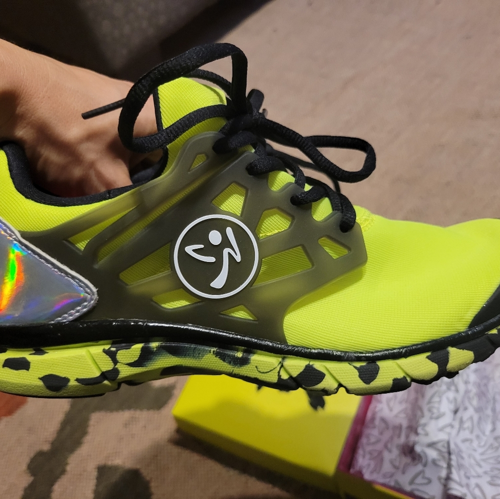 Zumba neon green sneakers size 9